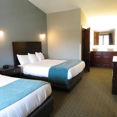 Edgewater Hotel And Suites Put-in-Bay Buitenkant foto
