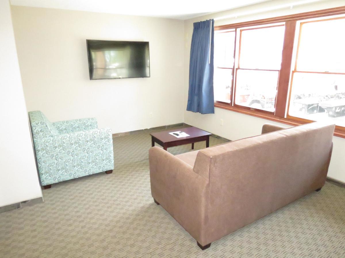 Edgewater Hotel And Suites Put-in-Bay Buitenkant foto